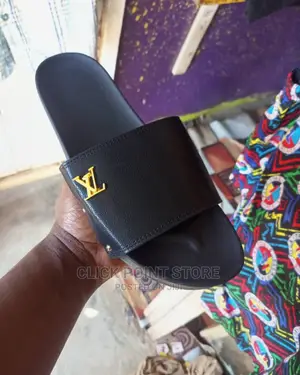 Lv Pushin Sandals / Steppers