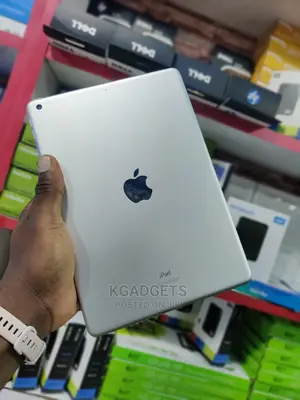 Apple iPad 10.2 (2021) 64 GB Silver