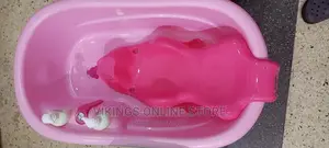 Baby Bathtub With Thermometer.