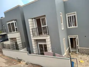 Furnished 4bdrm Villa in Kira for Sale