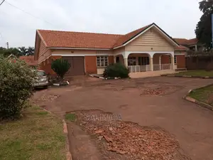 5bdrm Bungalow in Kololo Property, Central Division for Rent