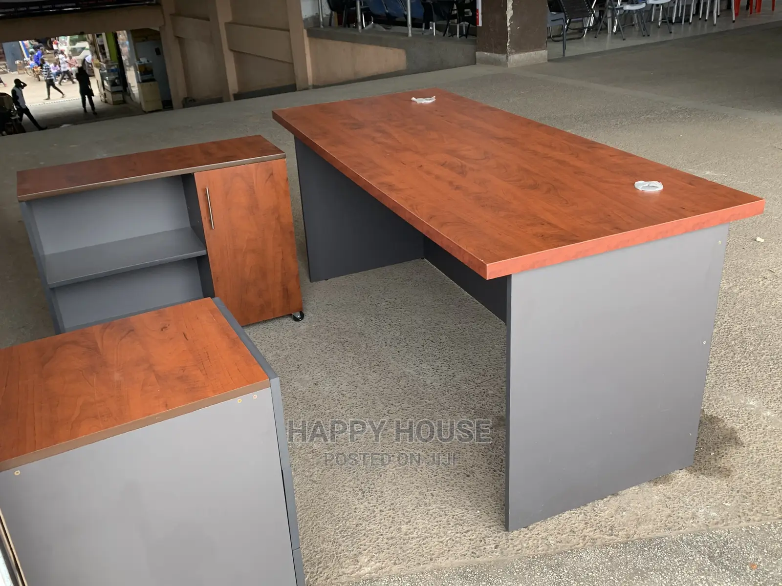 Executive Office Desk (1.8 Meters)