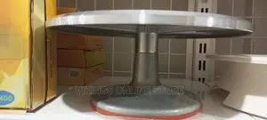 Rotating Metalic Cake Stand.