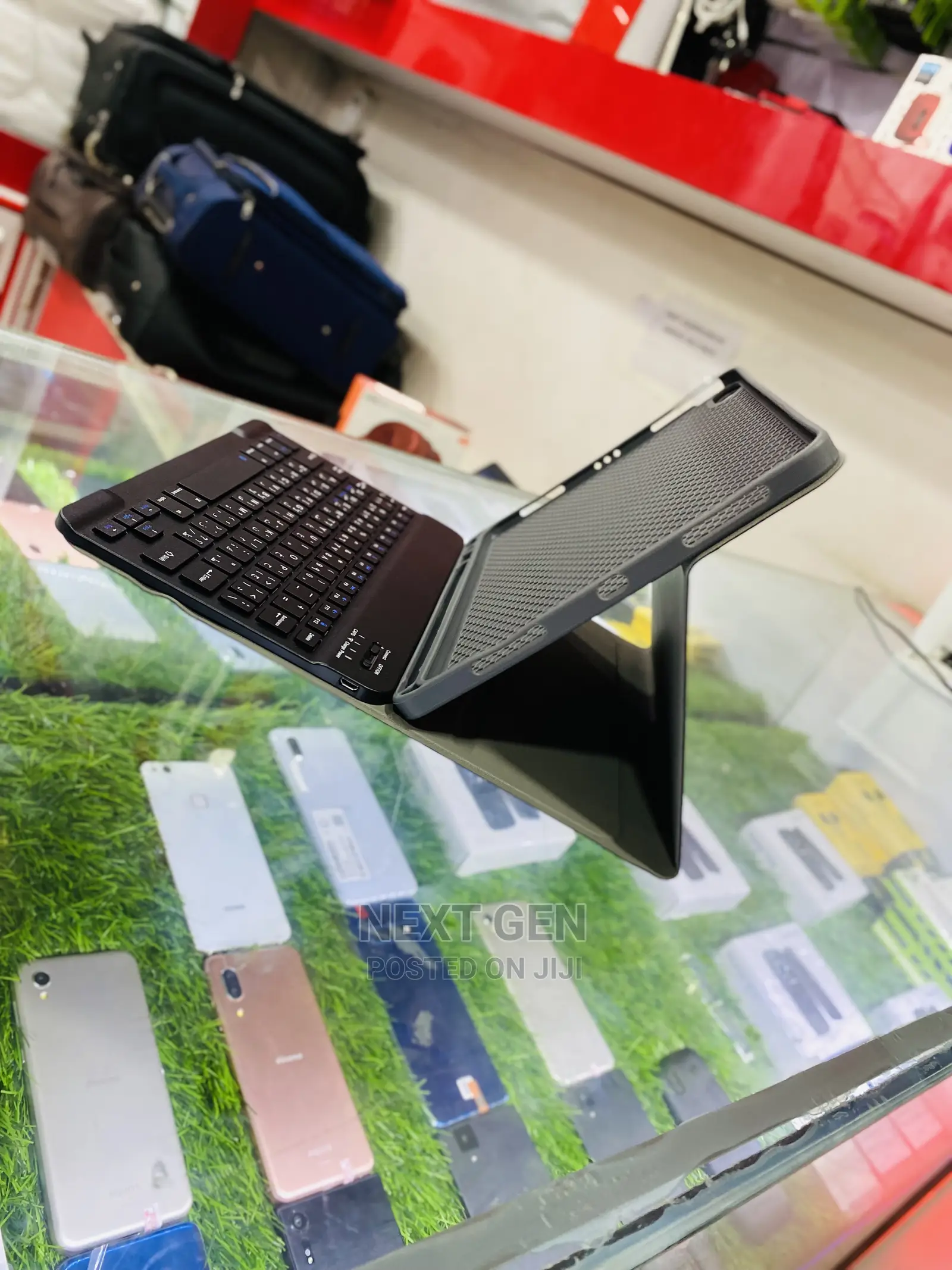 Universal Smart Keyboard and Case