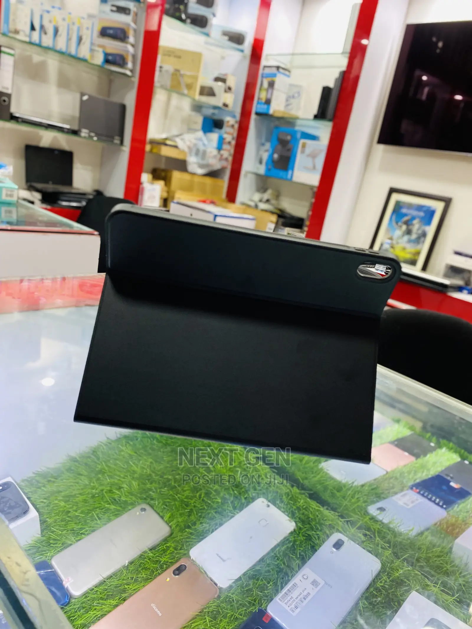 Universal Smart Keyboard and Case