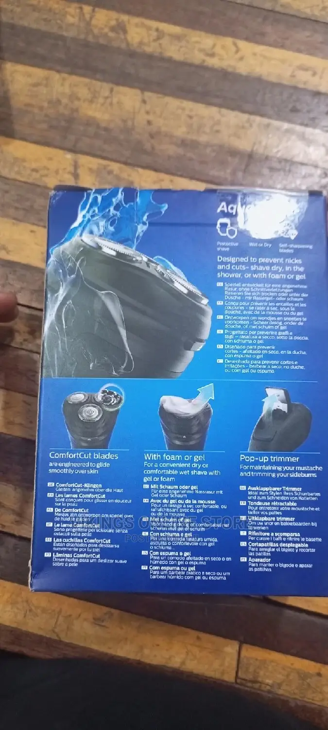 Philips Aqua Touch Shaver 1000.