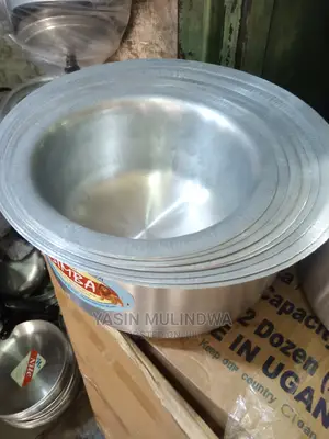 Saucepans a Set of 8 Pieces