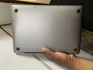 New Laptop Apple MacBook Pro 2020 8GB Intel Core I5 SSD 256GB