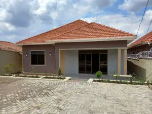 Furnished 4bdrm Maisonette in Kyanja, Central Division for Sale
