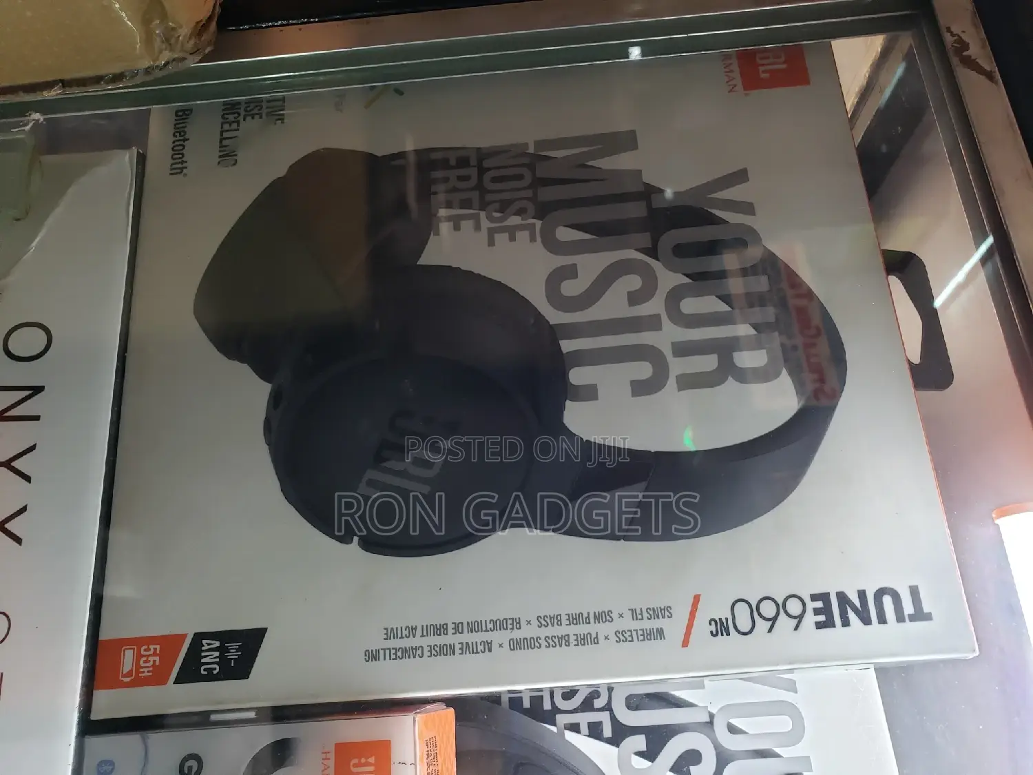 JBL TUNE 660nc (Active Noise Cancelation)
