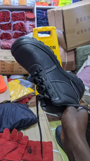 Safety Shoes (Boots