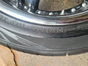 305/40r22 Tyre in 2nd Hand