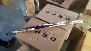 Toyota Vangaurd Bonnet Chrome / Bonnet Moulding