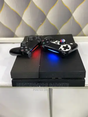 Sony Playstation 4 With One Controller 500gb and It’S Chippe