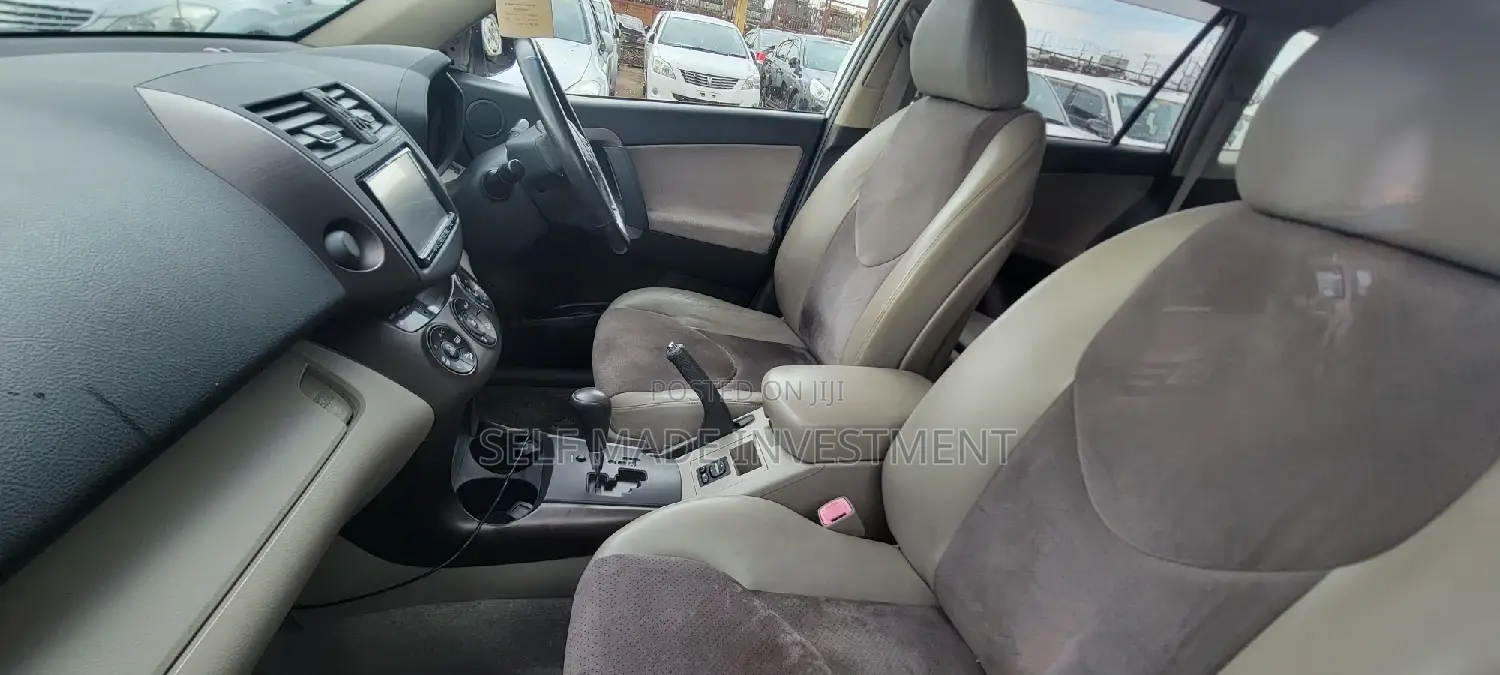 Toyota Vanguard 2008 White