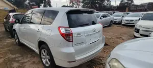 Toyota Vanguard 2008 White