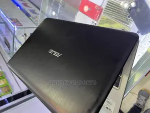 Laptop Asus R558UF 4GB Intel Celeron HDD 256GB