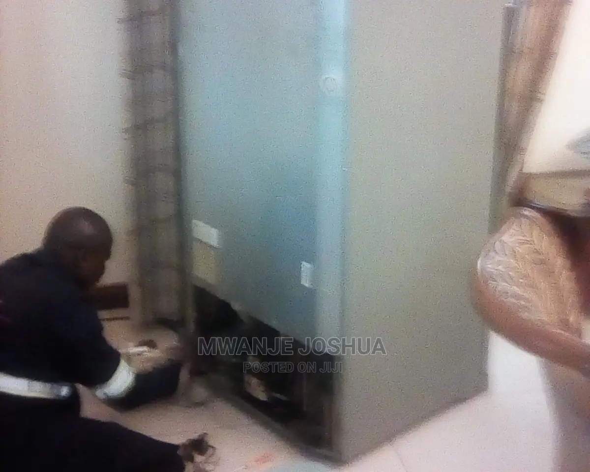 Fridge Technicians Available