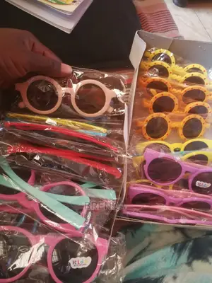 Brand New Fashionable Kids Sunglasses