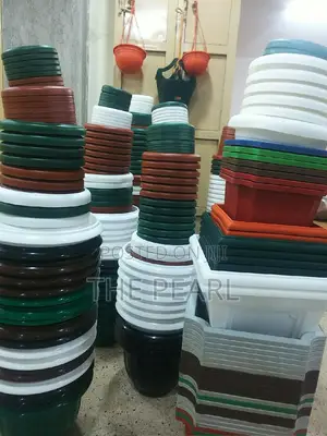 Diferent Plastic Flower Pots
