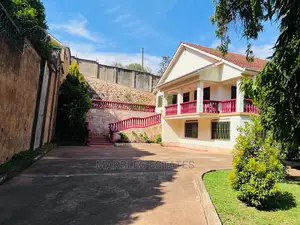 4bdrm Bungalow in Kololo, Central Division for Rent
