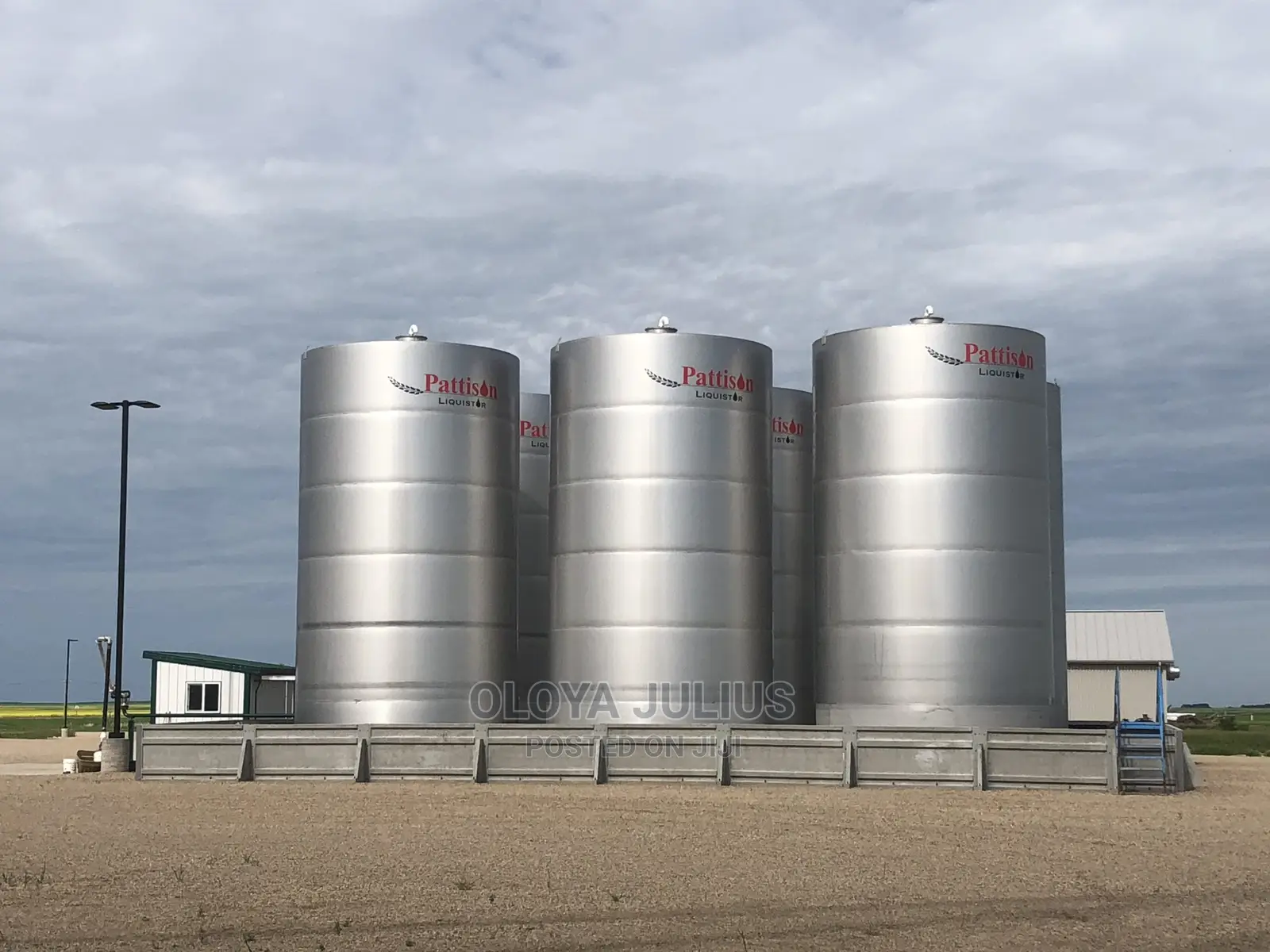 Stainless Steel Tanks / Pipelines