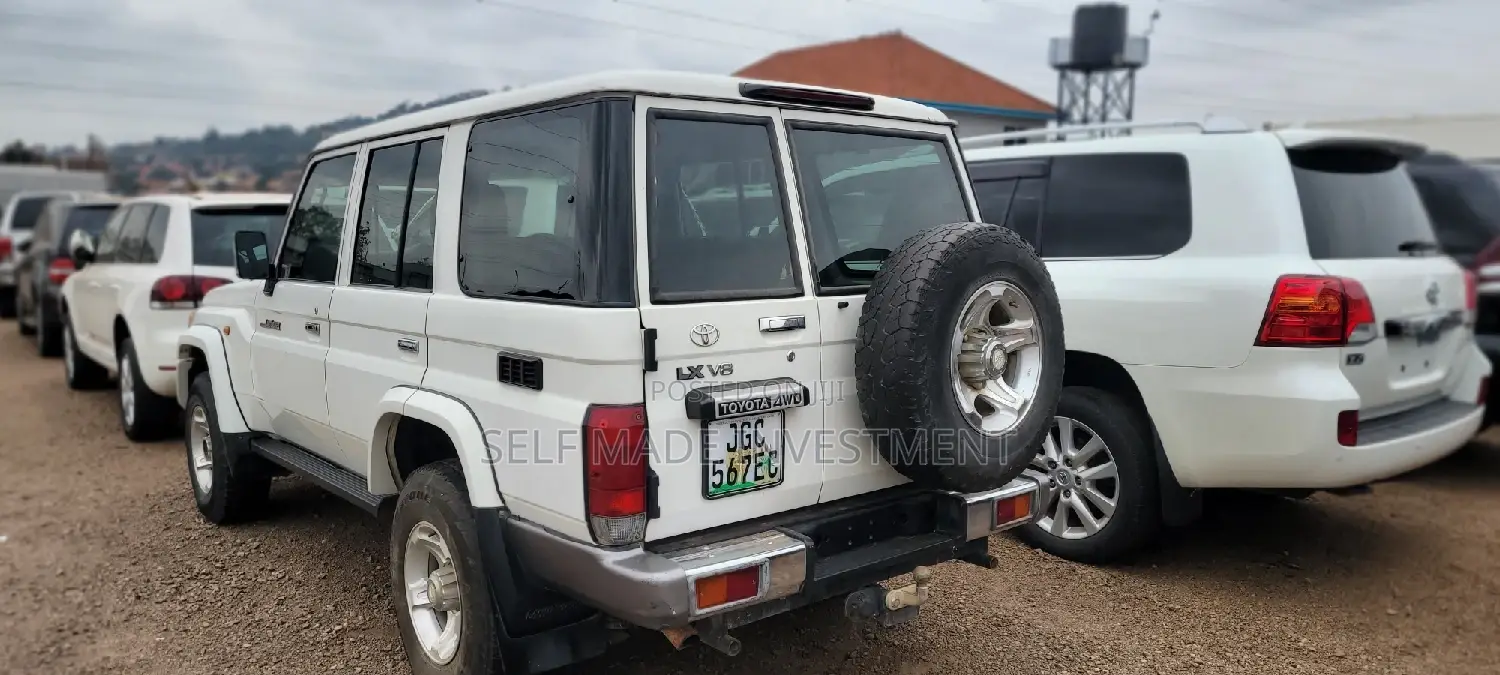 Toyota Land Cruiser Prado 2013 White