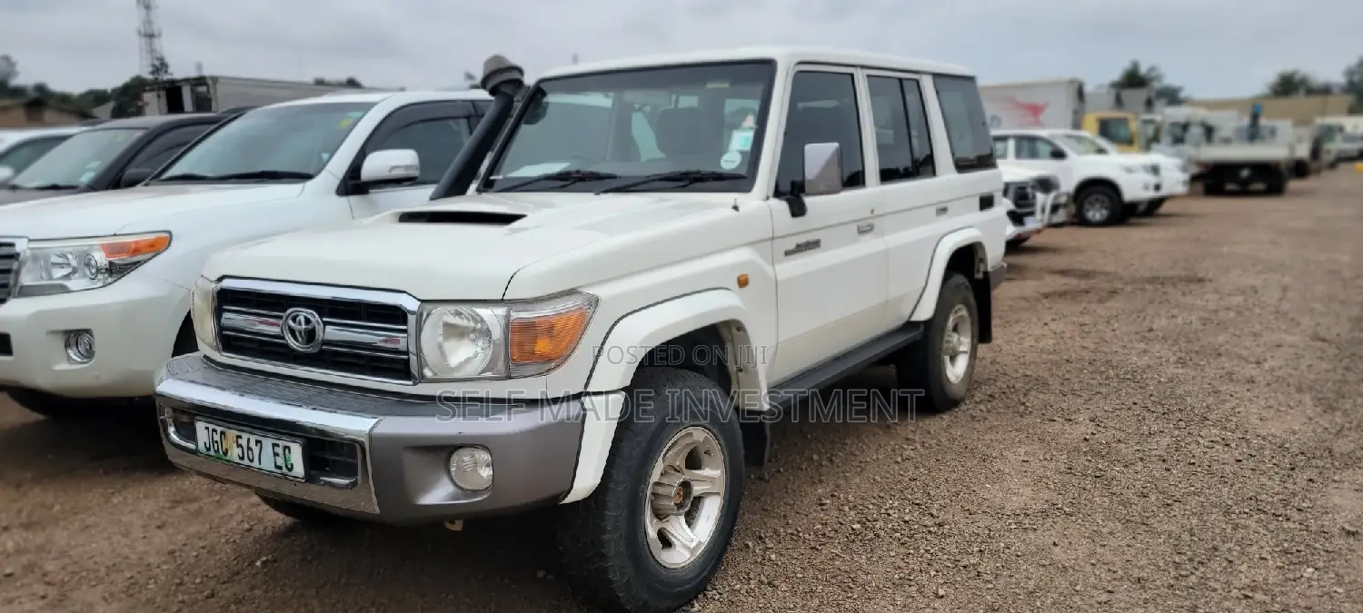 Toyota Land Cruiser Prado 2013 White