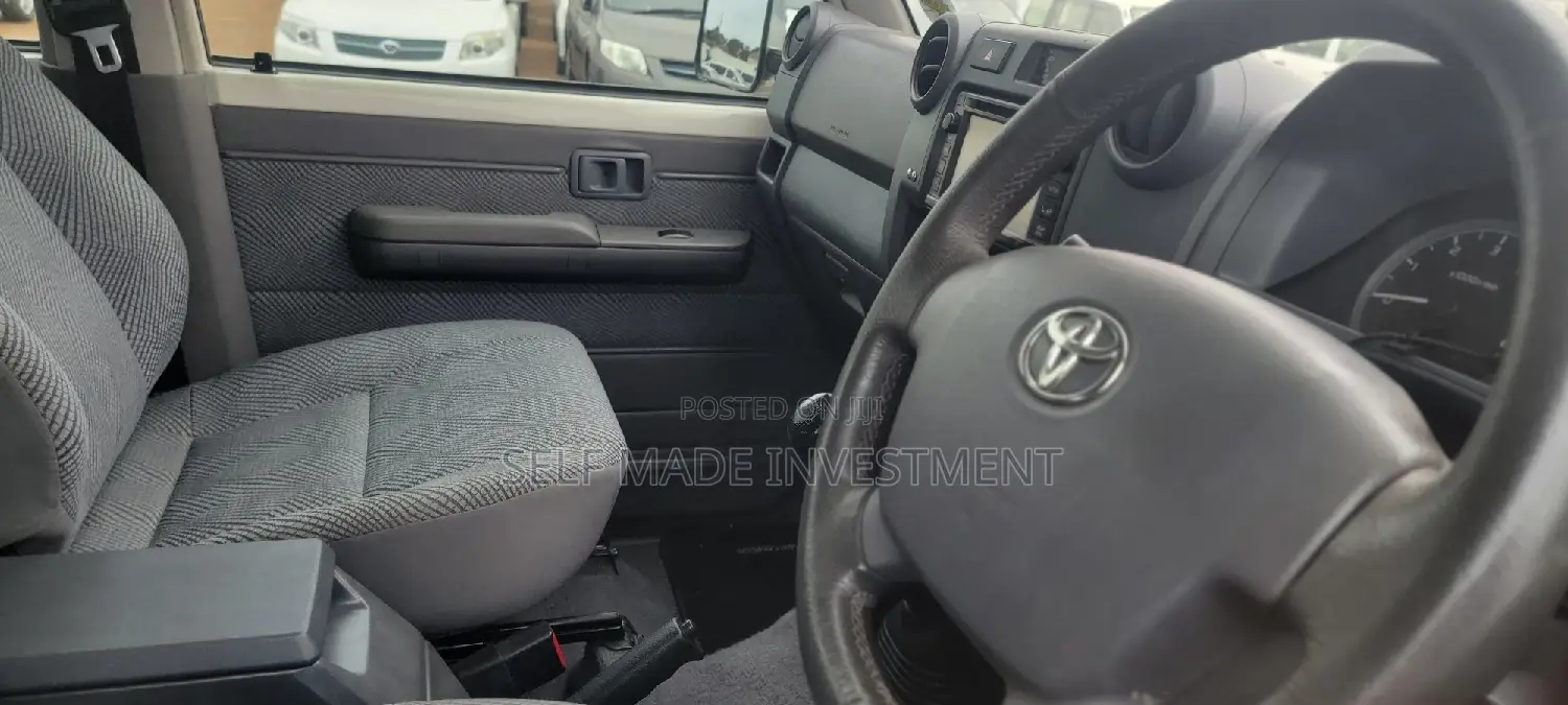 Toyota Land Cruiser Prado 2013 White
