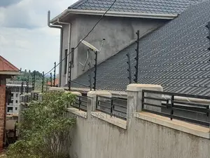 Electric Fencing System With Free Stands