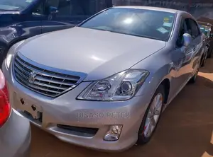 Toyota Crown Majesta 2009 Silver