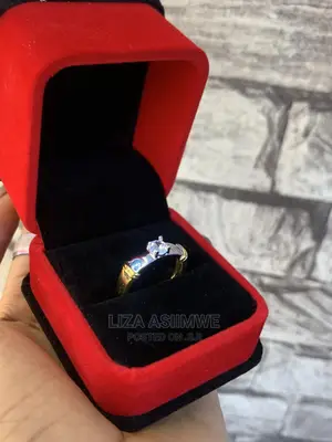 Engagement Rings Available With the Ring Box