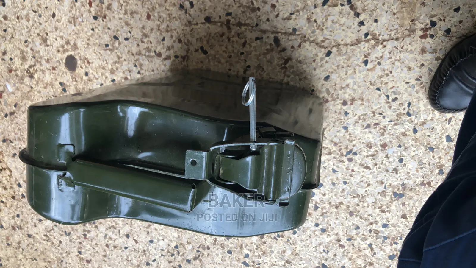 Metal Jerrycans for Flue
