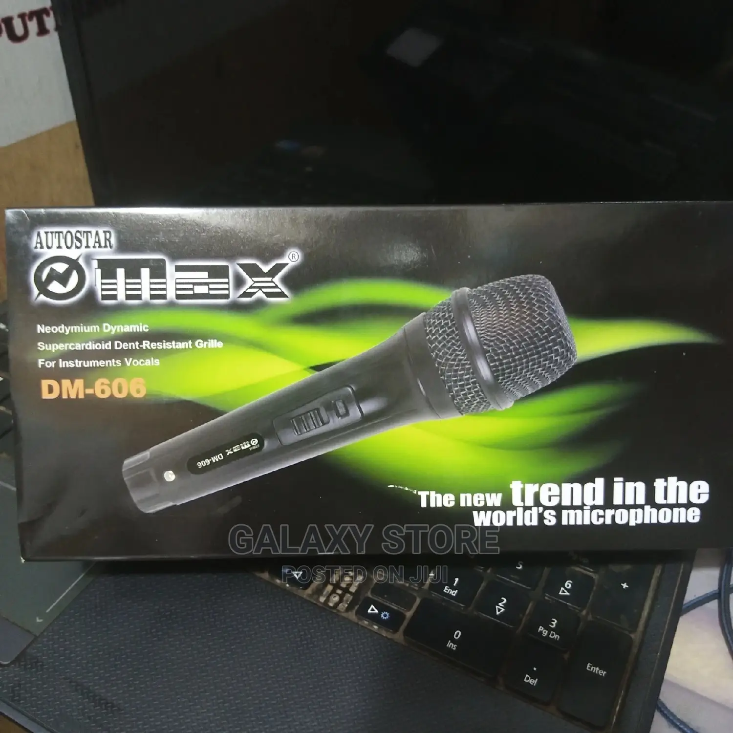 Dyanamic Wired Microphone With Clear Mic Dm 606
