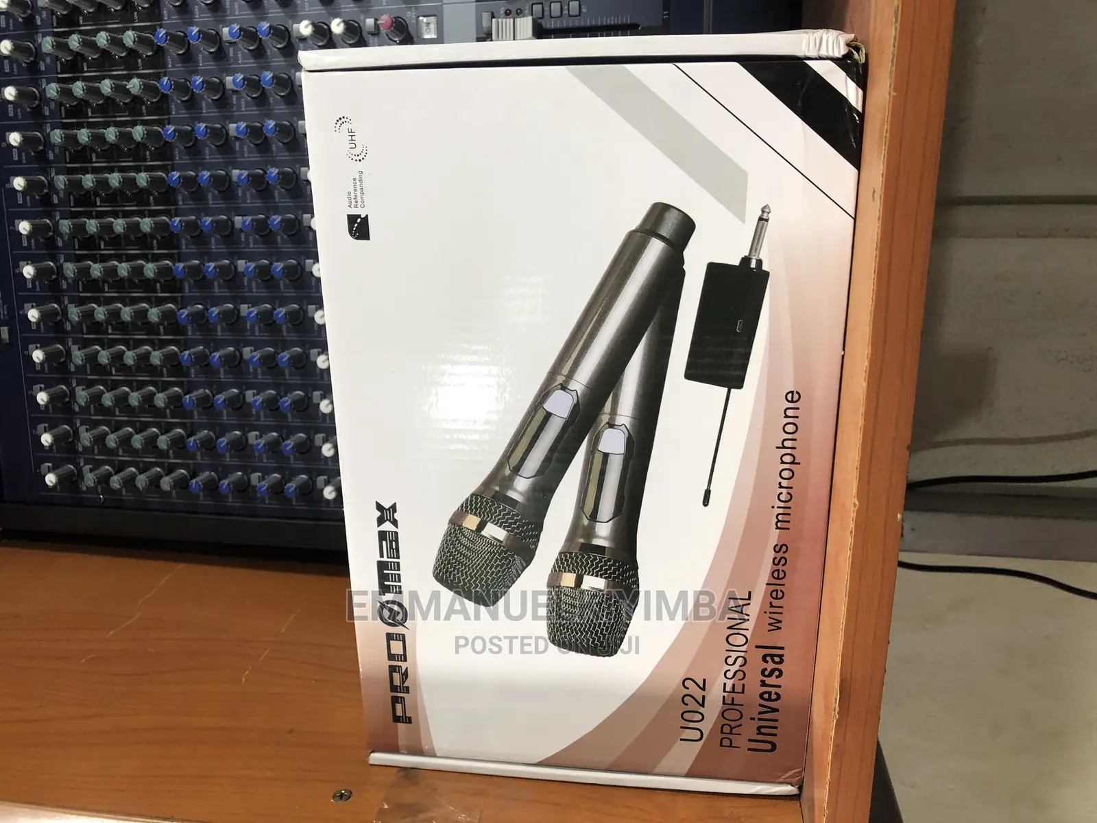 Promax U022 Wireless Microphone