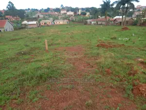 Kisaasi Komamboga Posh Estate Near Tarmack on Sell