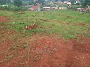 Kisaasi Komamboga Plots Close To.The Road