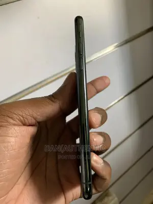 Apple iPhone 11 Pro Max 64 GB Green