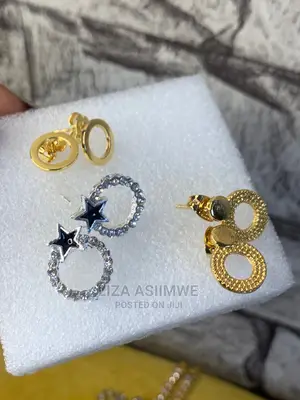 Simple Lady Earpins Pins Available