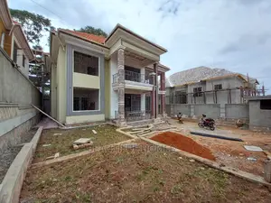 Furnished 6bdrm Mansion in Kisaasi Tarmacked, Central Division