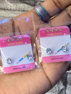Men’S Iced Magnetic Earpins