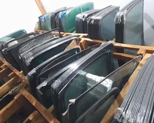 Auto WINDSCREEN Glass