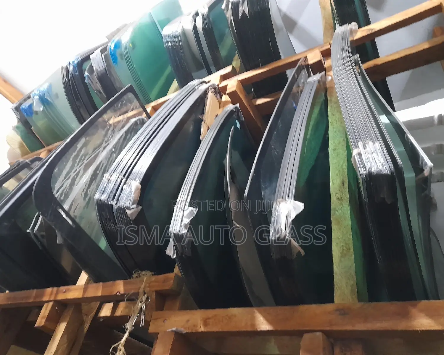 Auto WINDSCREEN Glass