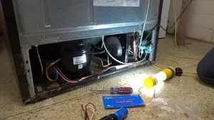 Fridge or Freezer Mechanic or Technician