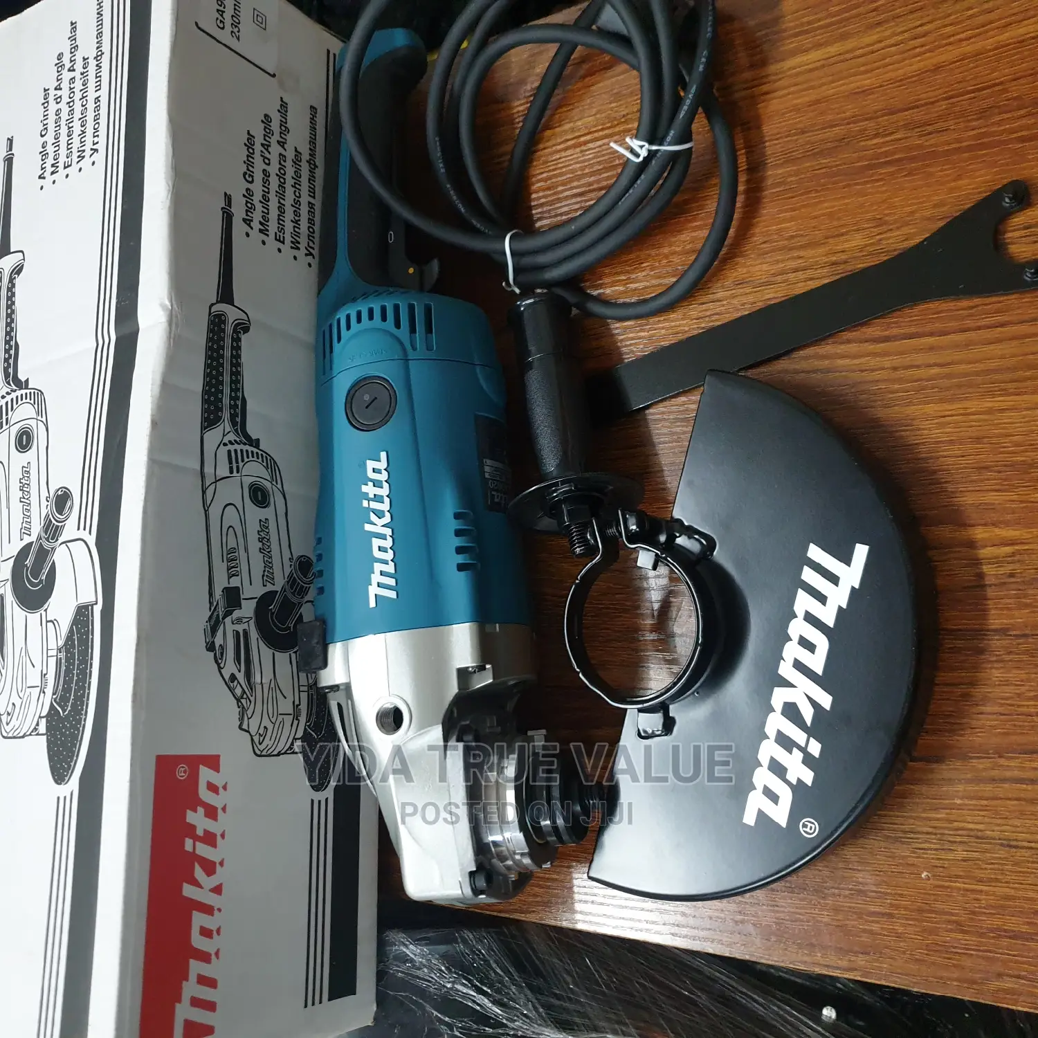 Makita Grinder GA9020