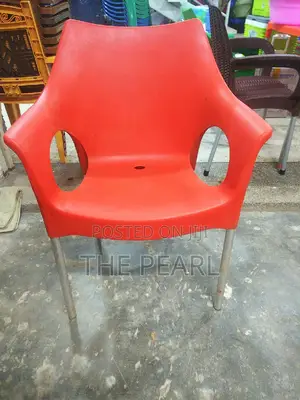 Plastic Chair With Metallic Legs