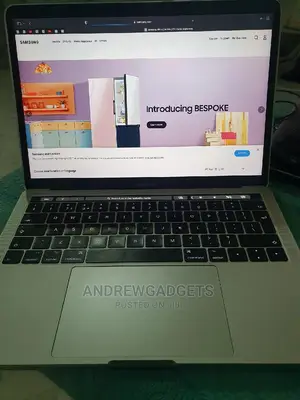 Laptop Apple MacBook Pro 2017 8GB Intel Core i5 SSD 512GB