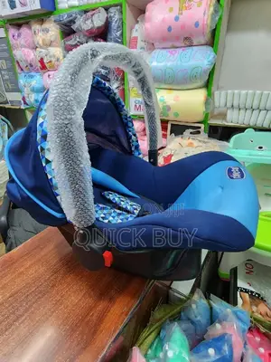 2 in 1 Chicco Baby Car Seat