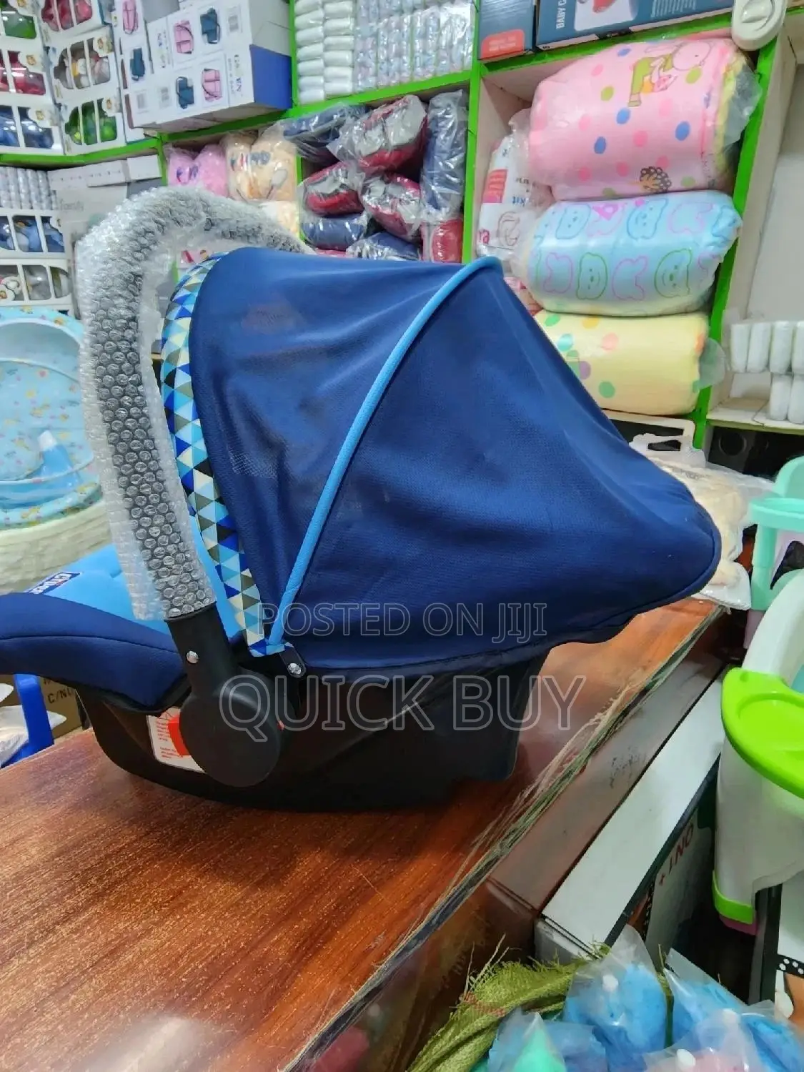 2 in 1 Chicco Baby Car Seat