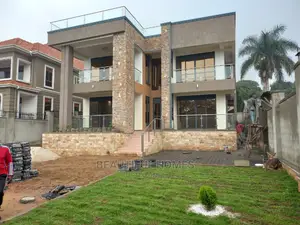 Furnished 6bdrm Mansion in Munyonyo, Makindye for Sale